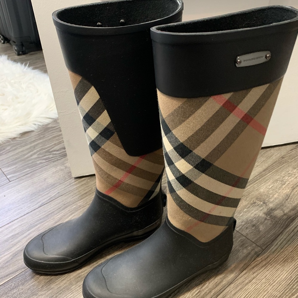 Burberry Clemence House Check Boots Size: 8 women